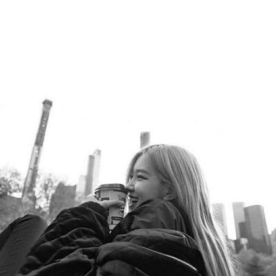 Rosé | 🧲 profile picture
