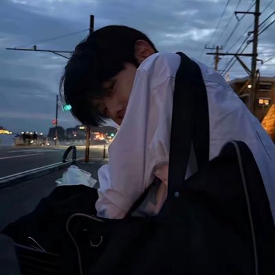 six profile picture